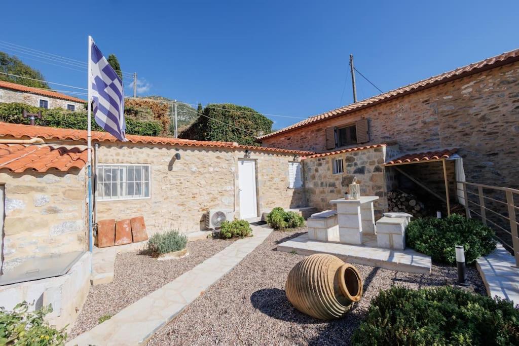 Villa Somatiana- Traditional Stone House , West Mani Thalámai Buitenkant foto